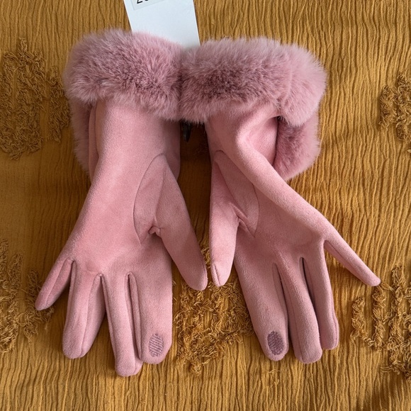 Women’s Winter Accessories Set - Picture 7 of 9